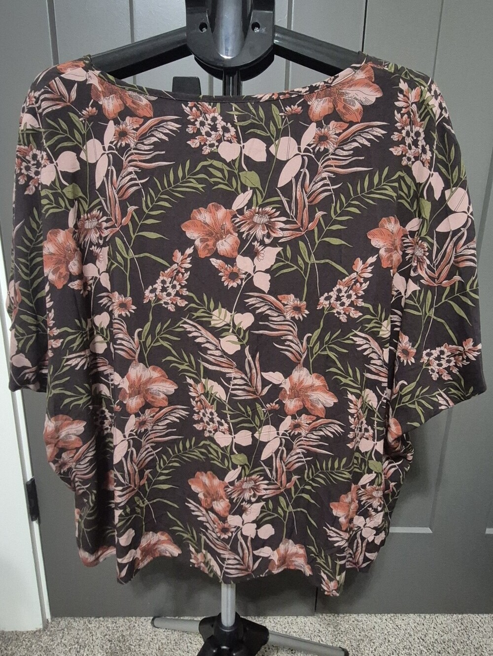 Natural Life Floral Boho Blouse Size L Flowy V Neck Rayon Top - Picture 4 of 6